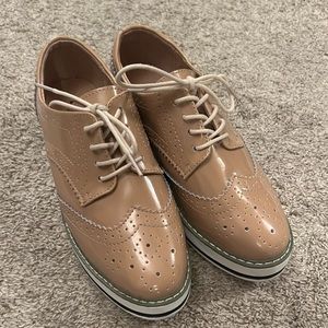 Platform loafer style shoe (Women’s)